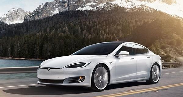 M MOTOS Gummimatten Auto Fussmatte passt für Tesla Model S ab 2012  Verbessern Sie Ihren Reisekomfort mit Antirutschmatte Auto No.77- Allwetter fußmatten  Auto, Schutz vor Verschmutzung : : Auto & Motorrad